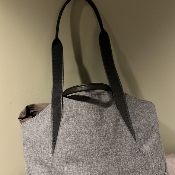 Lululemon All Day Tote - Heathered Grey - Picture 6 of 7